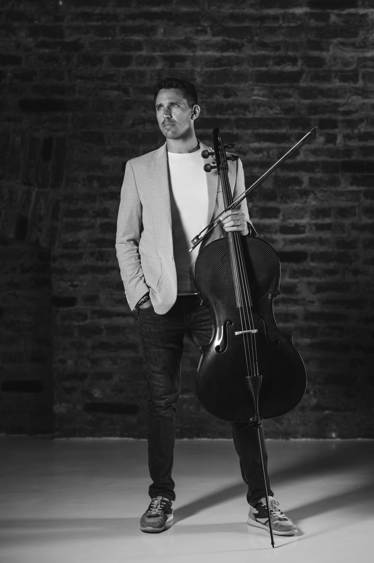 Mag. Gergely Mohl – founder of Composite Resonance, cellist and developer of handcrafted carbon instruments combining artistic expression with advanced composite technology